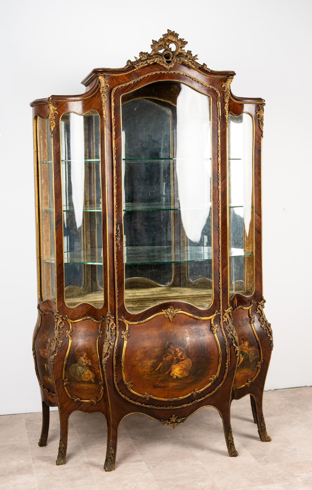 A French Louis XV style Vernis Martin bombe vitrine display cabinet featuring kingwood veneer, gilt-bronze mounts, glass panels, and hand-painted figurative scenes. View III