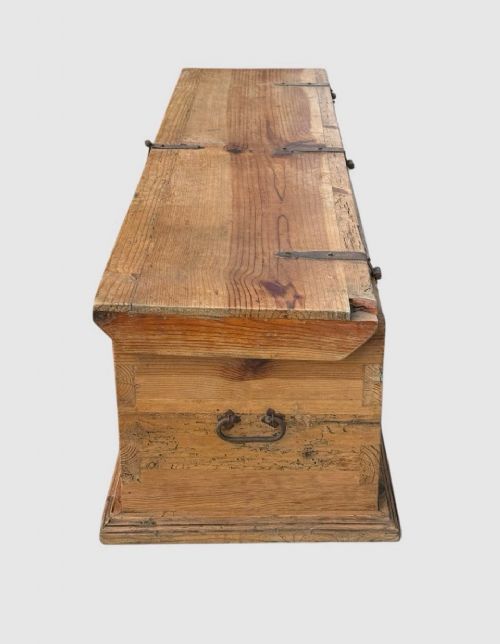 ANTIQUE PINE LARGE CHEST STORAGE TRUNK - ADDITIONAL PHOTO 4
