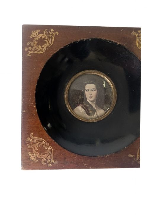PAIR REGENCY OR EARLY VICTORIAN FRAMES WITH PRINTS OF MINIATURES - ADDITIONAL PHOTO 6
