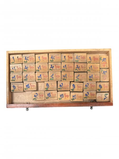 ANTIQUE CHINESE MAHJONG SET IN FITTED WOODEN CABINET - ADDITIONAL PHOTO 2