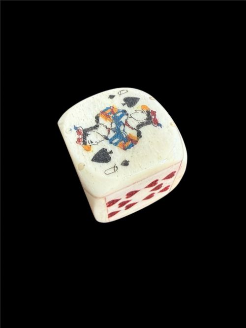 20TH CENTURY CARVED ENGLISH FOLK ART DICE SHAKER AND SIX DICE - ADDITIONAL PHOTO 1