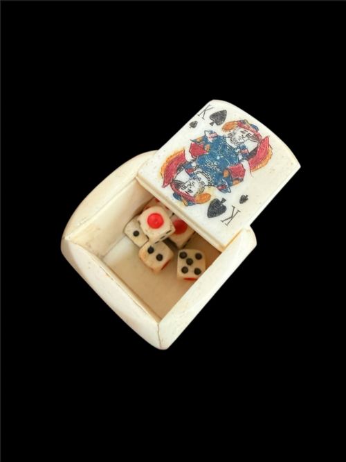 20TH CENTURY CARVED ENGLISH FOLK ART DICE SHAKER AND SIX DICE - ADDITIONAL PHOTO 2