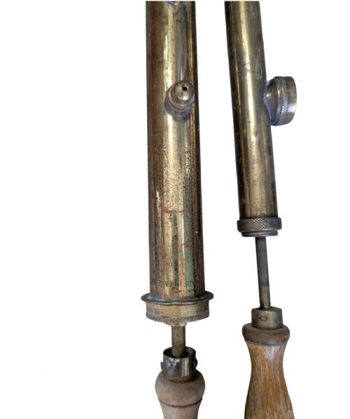 VICTORIAN BRASS GARDEN SYRINGES ROSE SPRAYERS SET OF THREE WOODEN HANDLES GREENHOUSE PLANT MISTERS - ADDITIONAL PHOTO 1
