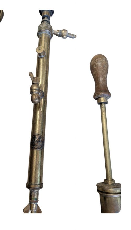 VICTORIAN BRASS GARDEN ROSE SPRAYS AND SYRINGES SET OF THREE - ADDITIONAL PHOTO 2