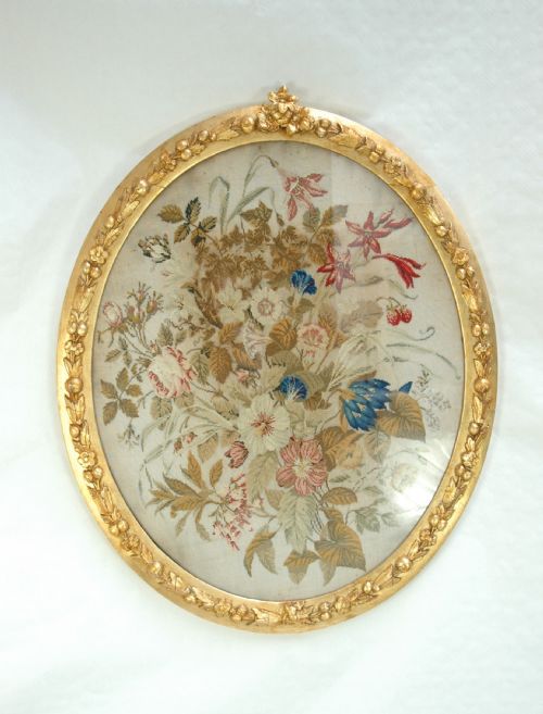 OVAL TAPESTRY PICTURE