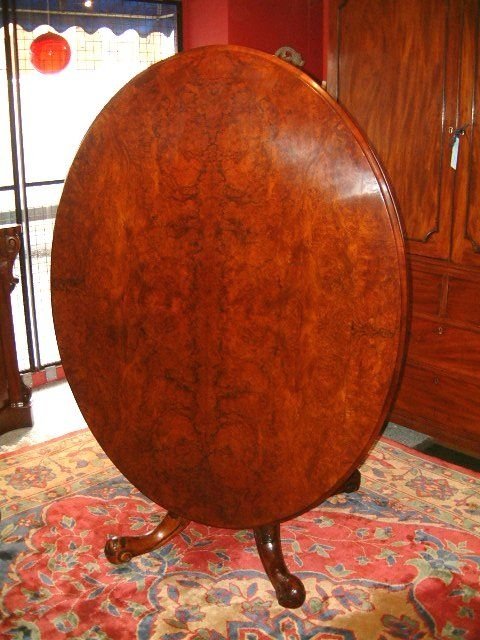 Oval Victorian Burr Walnut  Pedestal Dining Table