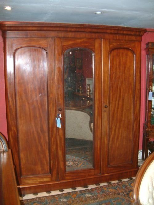Victorian Mahogany Wardrobe