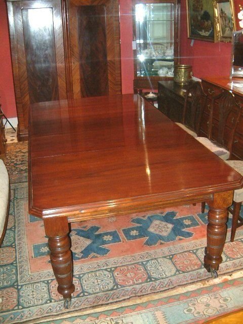 Edwardian Walnut Wind Out Dining Table