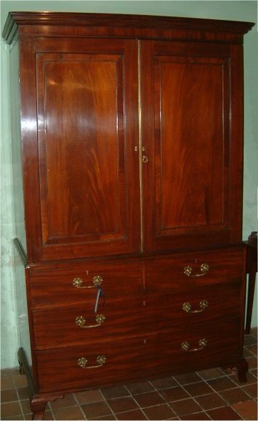 George 3rd Mahogany Linen Press