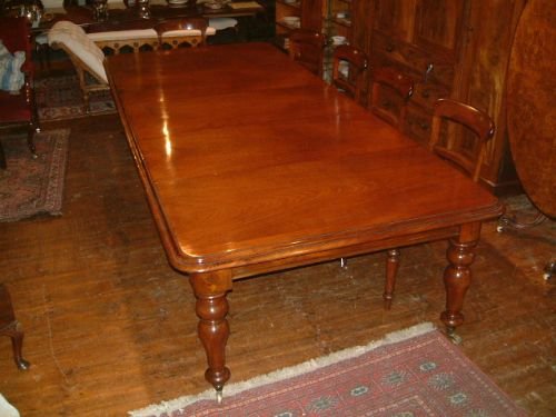Superb Victorian Mahogany Extending Dining Table. All Original