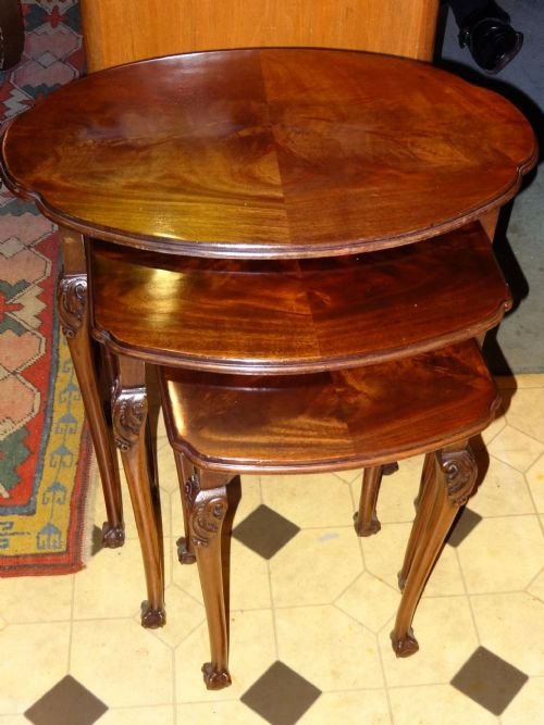 Nest of Three Mahogany Tables with Carved Acanthus Decoration on Ball & Claw Fee.t 1930’S