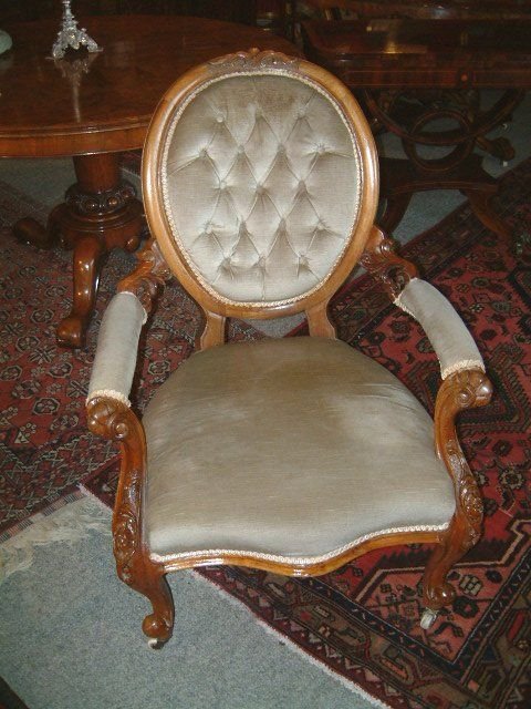 Victorian Carved Walnut Salon Chair