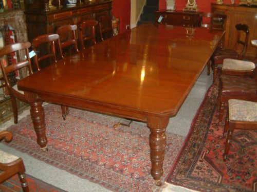 Edwardian Mahogany Large Windout Dining Table with 4 Extra Leaves