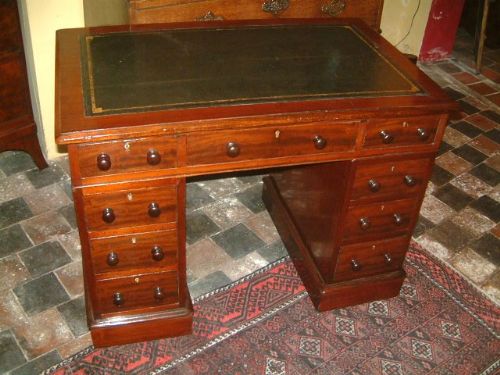 Victorian Mahogany Pedestal Desk