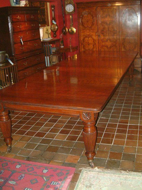 Victorian Walnut Windout Extending Dining Table with 4 Leaves
