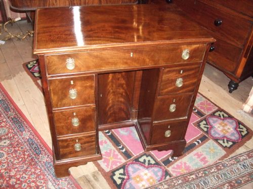 George 3rd 18thc Mahogany Dressing/writing Desk