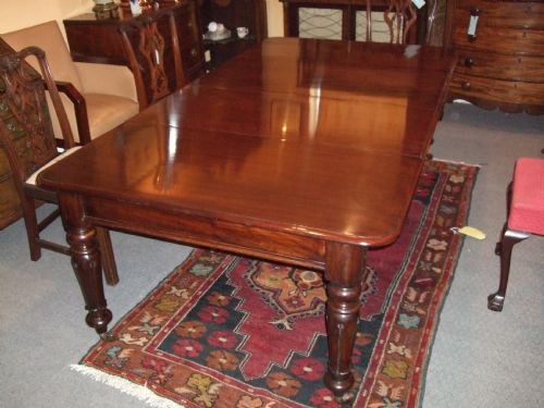 Superb Early Victorian  Mahogany Extending Dining Table with 2 Leaves Beautiful Figuring & Colour
