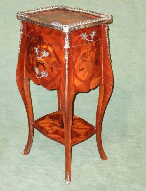 French Marquetry Kingwood Night Table C.1920
superb Quality