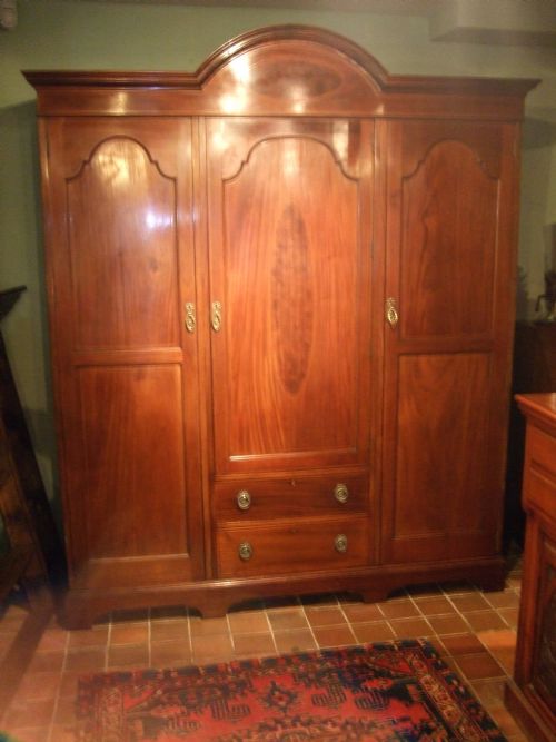 Good Edwardian Mahogany Triple Wardrobe with Unusual Triple Mirror Made My Maple & Co.
