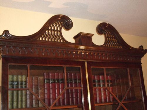 FINE QUALITY MAHOGANY GEORGE3RD SECRETAIRE BOOKCASE WITH SWAN NECK PEDIMENT PROVENANCE LORD GRETTON STAPLEFORD PARK LEICESTERSHIRE - ADDITIONAL PHOTO 5
