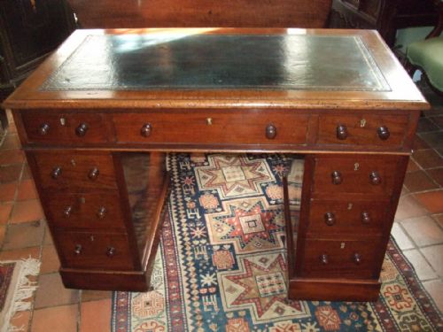 Victorian Mahogany Pedestal Desk
with Leather Top
