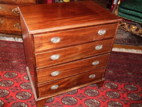 George 3rd Small Mahogany Chest of Drawers
