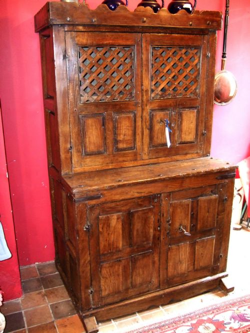 Rare 17thc Oak & Chestnut Dresser (Food Hutch)
