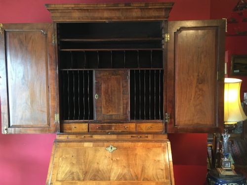 QUEEN ANNE PERIOD WALNUT BUREAU BOOKCASE WITH ORIGINAL MIRRORED DOORS C1710 - ADDITIONAL PHOTO 2