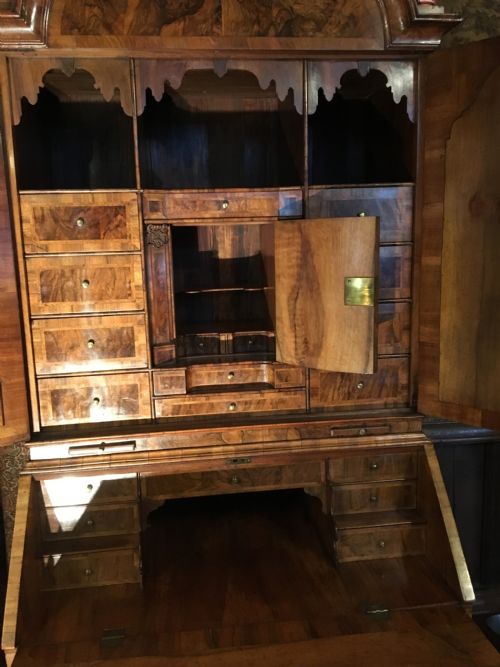 GEORGE 1ST PERIOD WALNUT BUREAU BOOKCASE C1720 - ADDITIONAL PHOTO 3