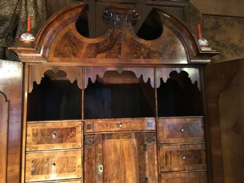 GEORGE 1ST PERIOD WALNUT BUREAU BOOKCASE C1720 - ADDITIONAL PHOTO 4