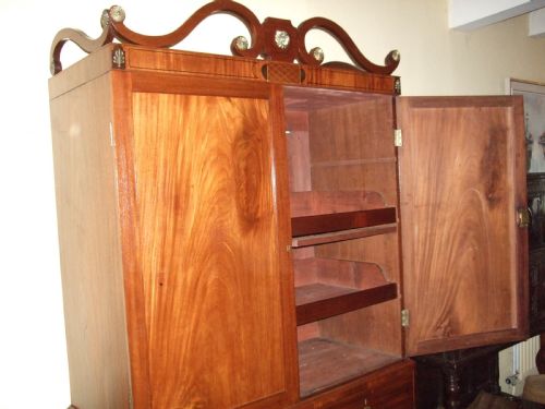 IRISH REGENCY PERIOD MAHOGANY LINEN PRESS - ADDITIONAL PHOTO 2