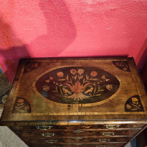 WILLIAM MARY PERIOD MARQUETRY CHEST OF DRAWERS 18THC - ADDITIONAL PHOTO 2