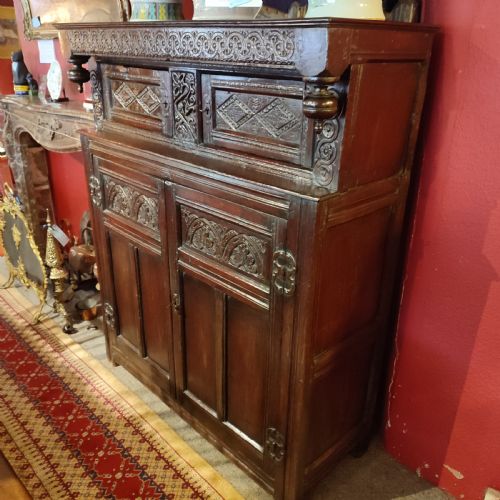 CHARLES 1ST OAK COURT CUPBOARD C1640 - ADDITIONAL PHOTO 3