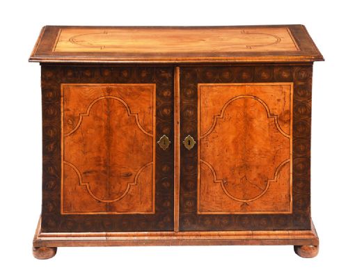 17th/18thc Walnut & Oyster Veneered Cupboard