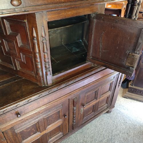 LATE 17THC OAK COURT CUPBOARD - ADDITIONAL PHOTO 2