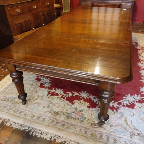 Victorian Oak Extending Dining Table Pull Out with 3 Leaves