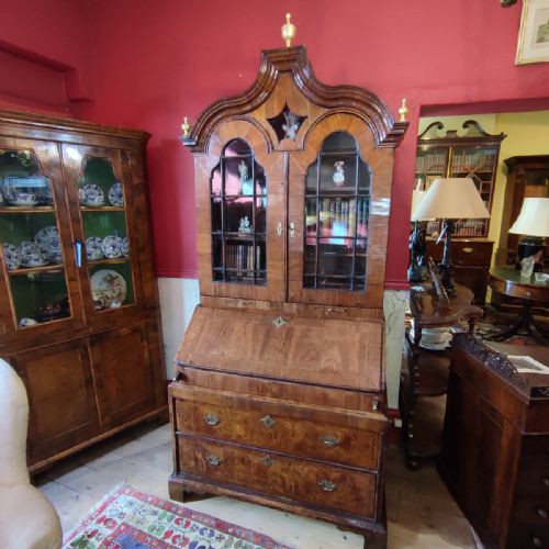 SUPERB EARLY 18THC WALNUT BUREAU BOOKCASE - ADDITIONAL PHOTO 3