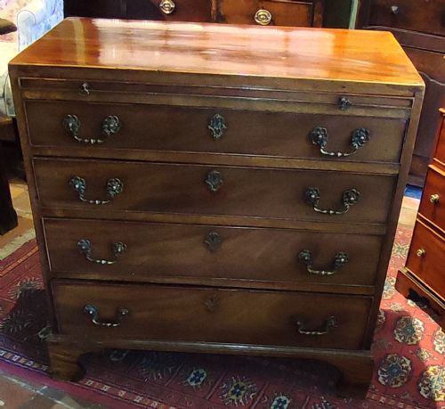 GEORGE 3RD MAHOGANY CHEST OF DRAWERS WITH BRUSHING SLIDE - ADDITIONAL PHOTO 2