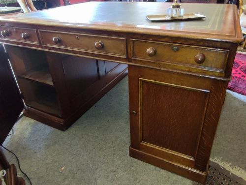 19THC OAK PARTNERS DESK