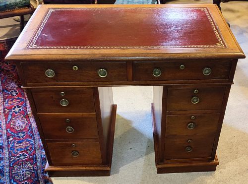 VICTORIAN PEDESTAL DESK - ADDITIONAL PHOTO 1
