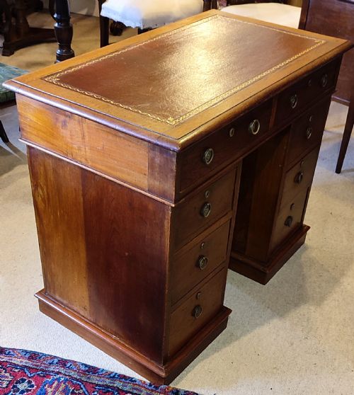 VICTORIAN PEDESTAL DESK - ADDITIONAL PHOTO 3