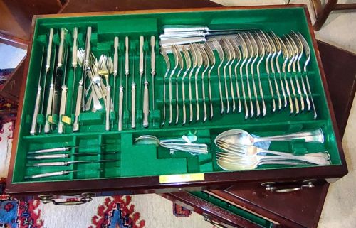 CANTEEN OF CUTLERY C 1920 - ADDITIONAL PHOTO 1