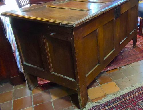 17THC OAK COFFER - ADDITIONAL PHOTO 2