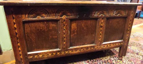 17THC INLAID OAK COFFER - ADDITIONAL PHOTO 4