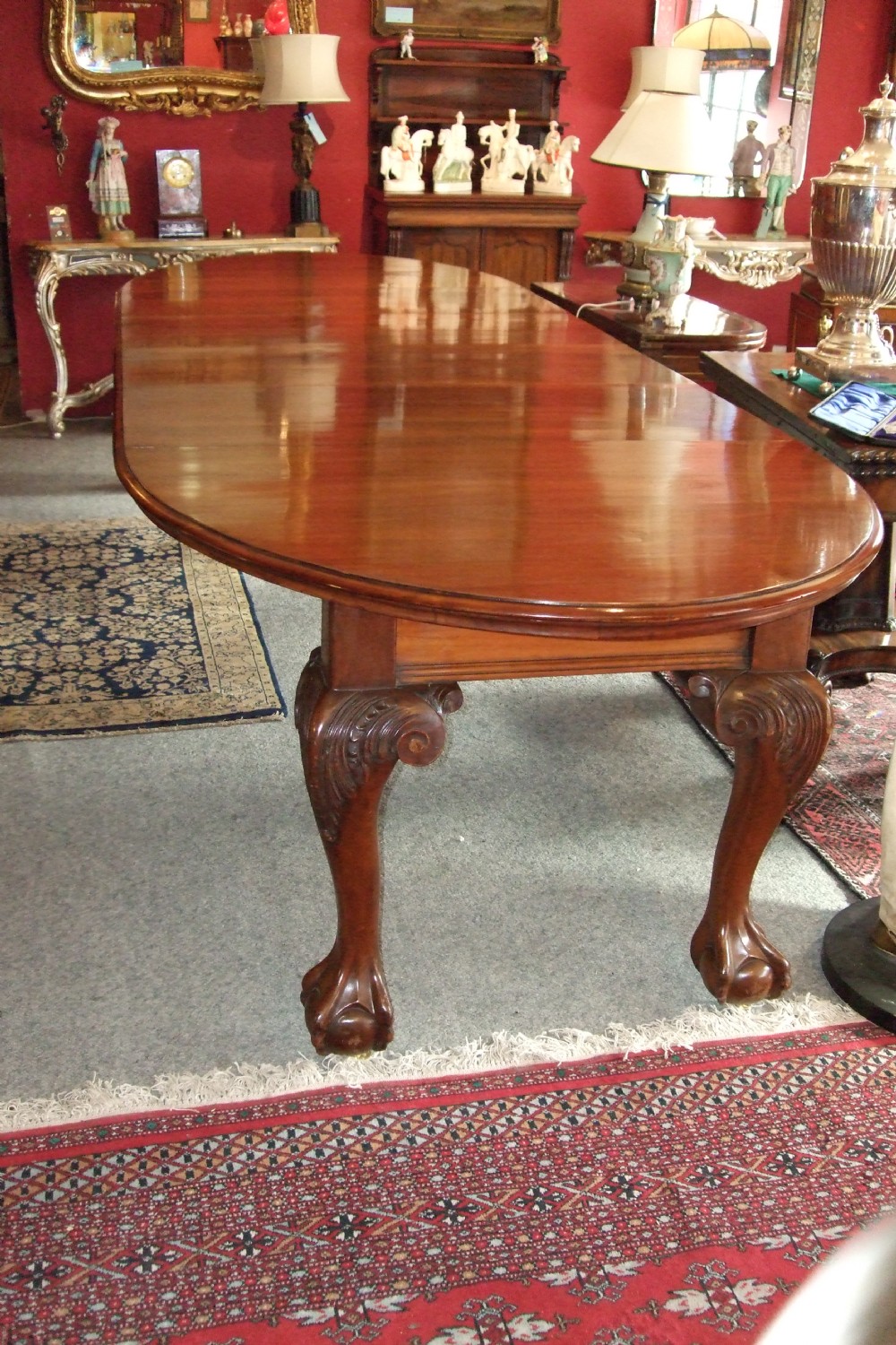 Victorian Walnut Extending Dining Table with Wind Out Mechanism