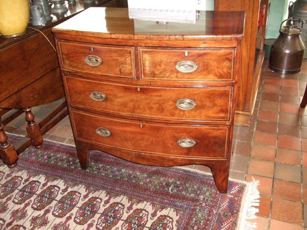 Small George 3rd Bowfronted Chest of Drawers with Inlaid Lines