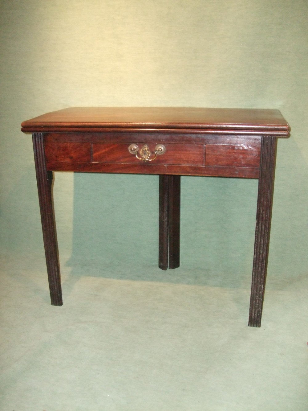18thC Mahogany Tea Table with Drawer