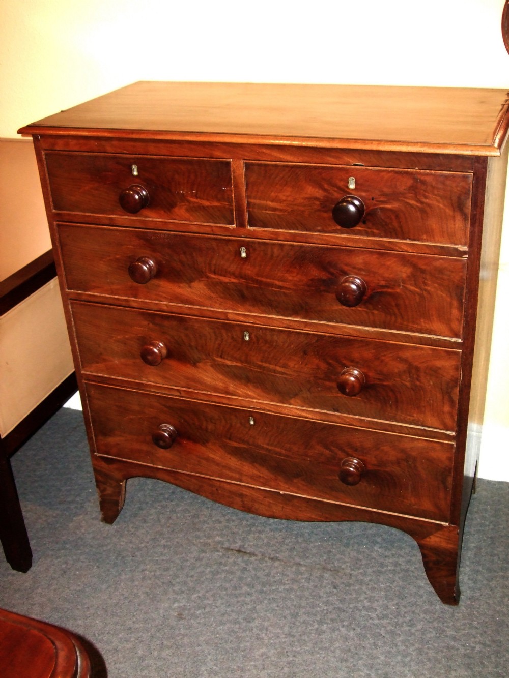 Victorian Flame Mahogany Chest of Drawers with Original Wooden Knobs
