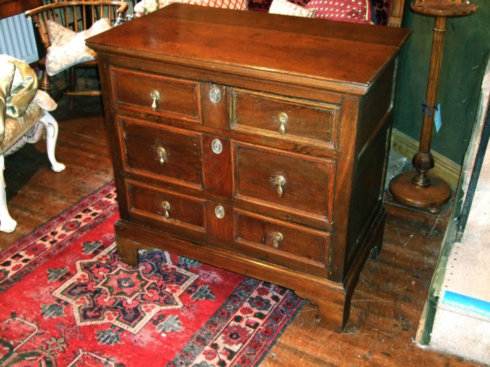 Queen Anne Oak Chest of Drawers with Geometric Mouldings & Bracket Feet C.1710