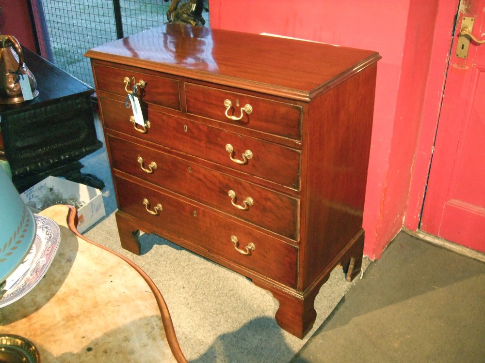 18thC Mahogany Chest of Drawers with Bracket Feet